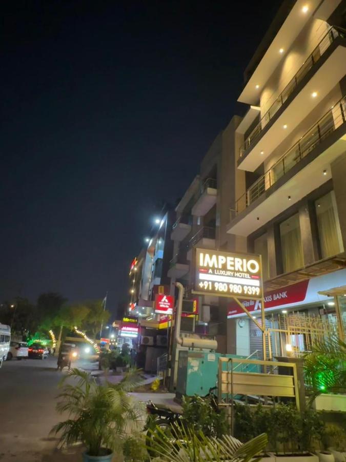 Hotel The Imperio Нью-Дели Экстерьер фото